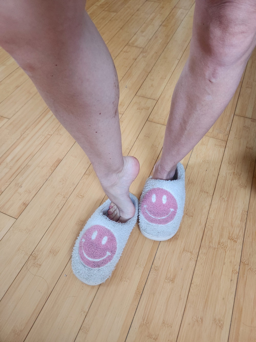 Preowned Slippers - Picture 2 of 9